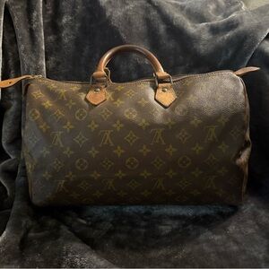 Louis Vuitton Monogram Speedy 35